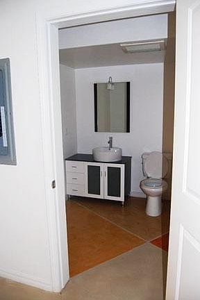3rd image of 8241 Blackburn Ave APT 2