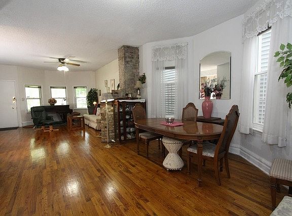 4th image of 1037 W Lill Ave #1E
