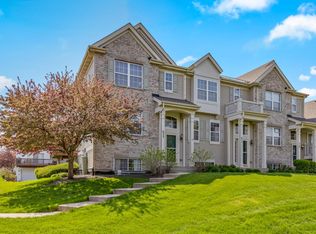 633 Lincoln Station Dr, Oswego, IL 60543