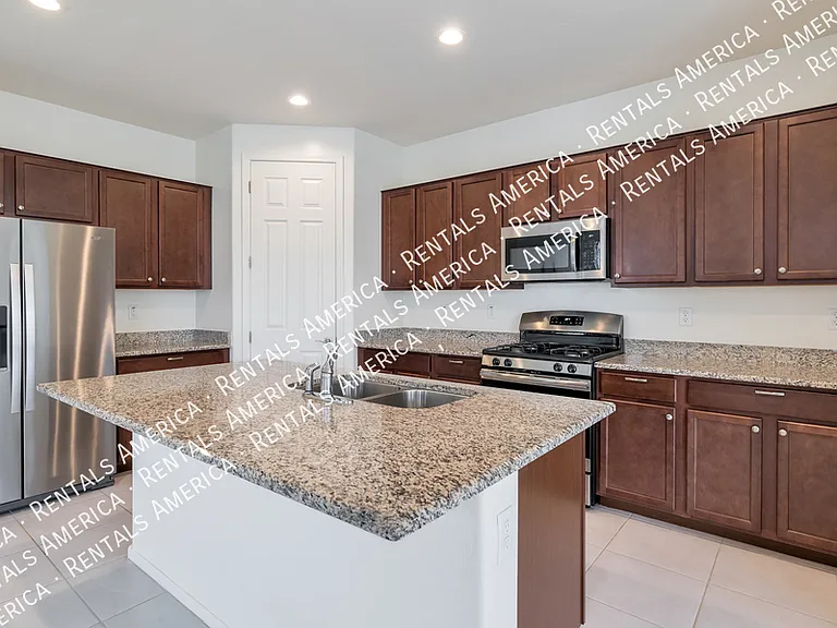 16614 W Shangri La Rd — Photo 5