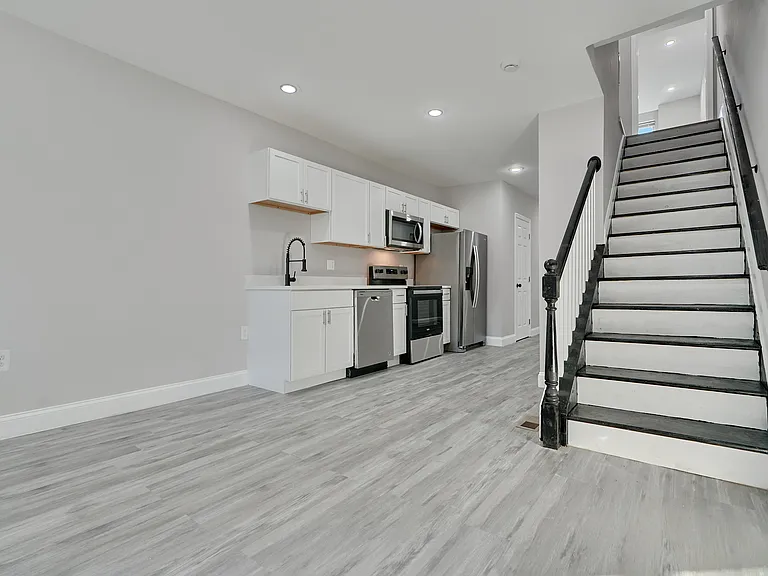 412 E Federal St — Photo 5