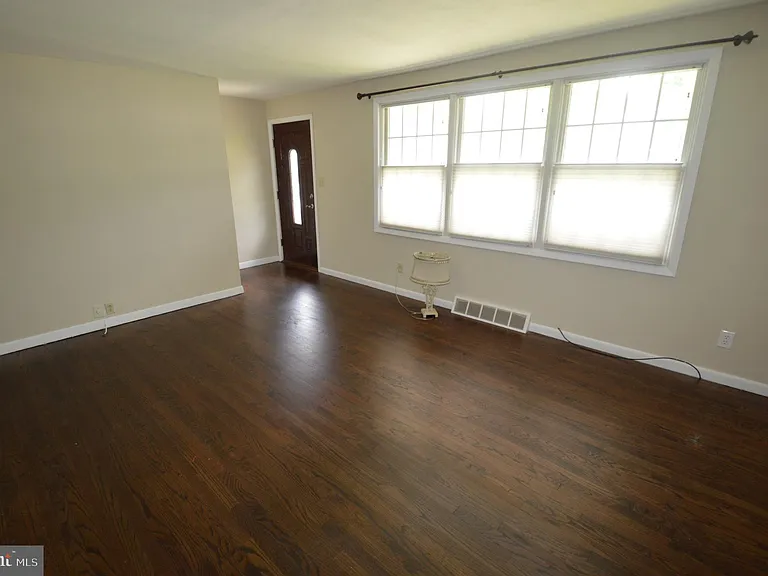 2140 Princeton Pike — Photo 8