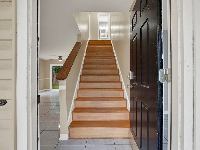 128 Saint Ives Dr — Photo 17