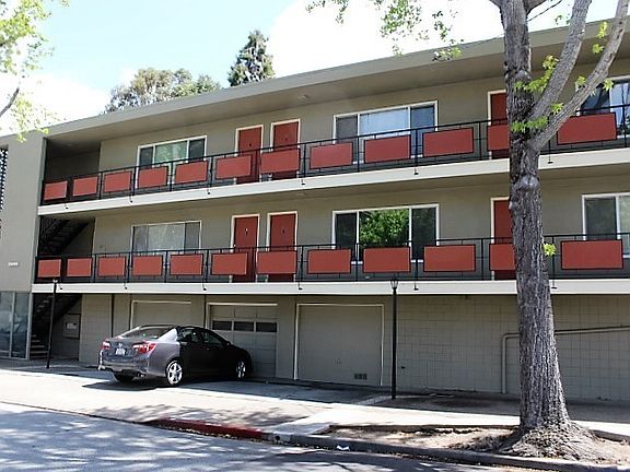 2nd image of 1501 Carmelita Ave APT 3