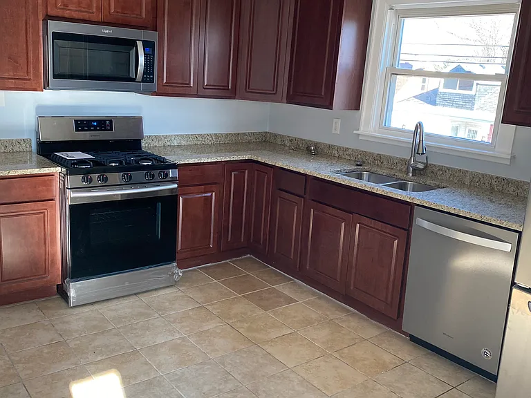 10319 S Christiana Ave #2 — Photo 4