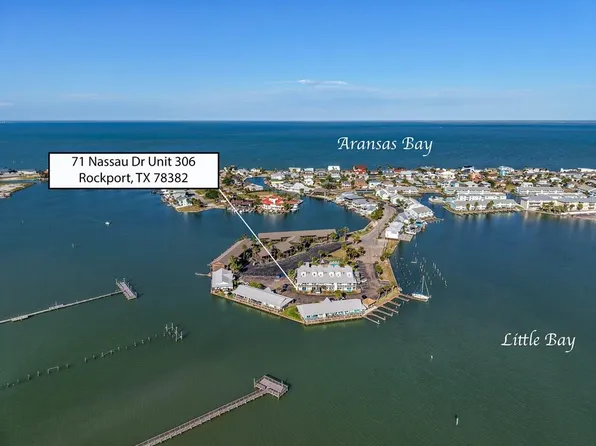 71 Nassau Dr APT 306, Rockport, TX 78382