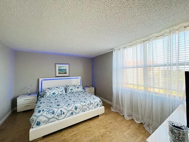 2255 Lindell Blvd #502 — Photo 11