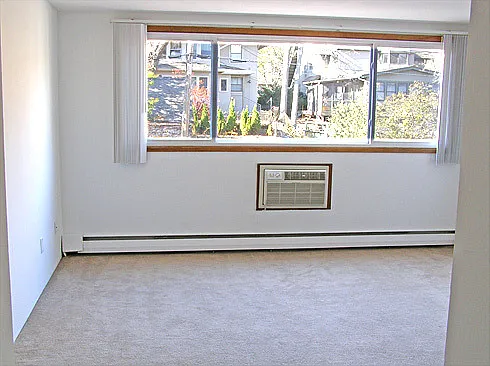 2832 Humboldt Ave S. — Photo 4