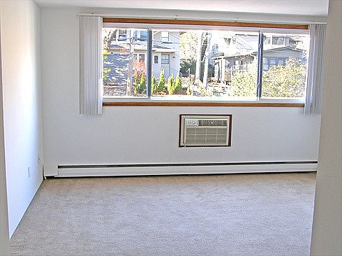 4th image of 2832 Humboldt Ave S #16
