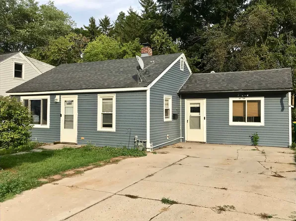 1139 Wirtz Ave, Green Bay, WI 54304
