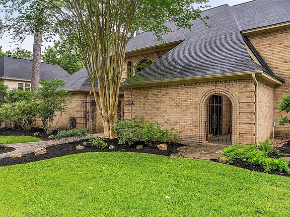 3rd image of 2607 Laurel Ridge Dr