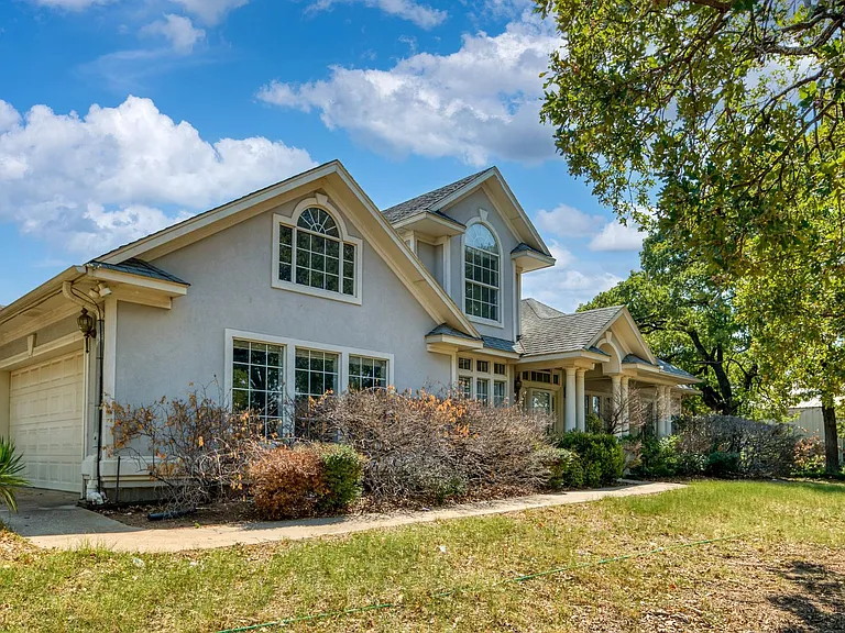 4525 Teasley Ln — Photo 4