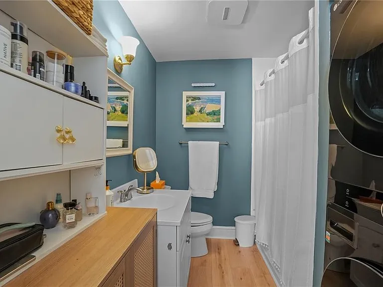 12 Catherine St #3 — Photo 14