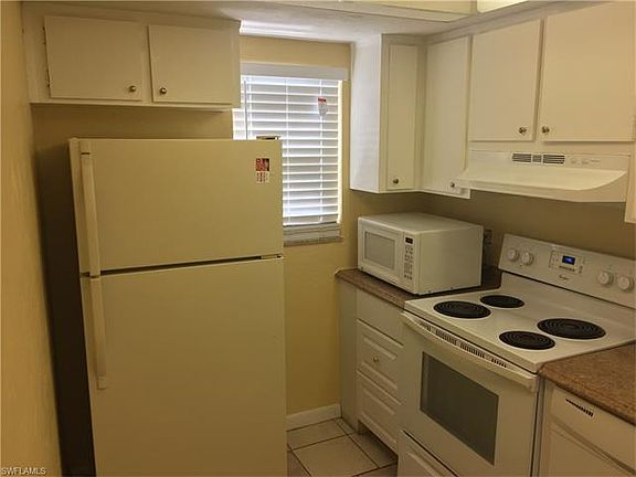 3rd image of 27260 Horne Ave APT C3