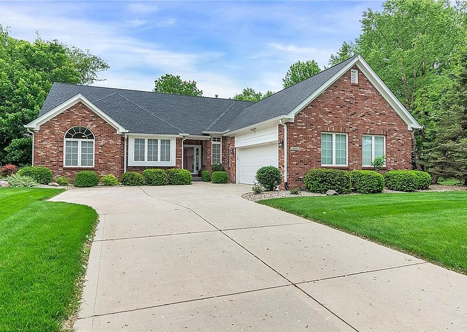 1st image of 7151 English Oak Dr