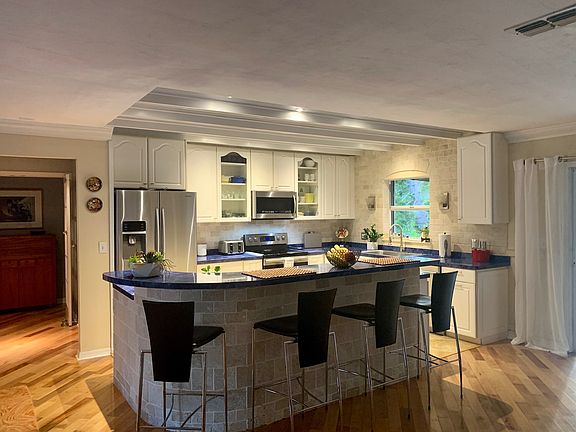 4th image of 24410 Rodas Dr