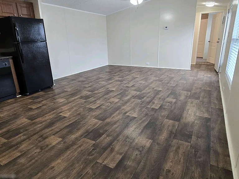 709 N Collins Fwy #129 — Photo 9