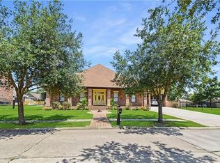 210 Oak Dr, Braithwaite, LA 70040