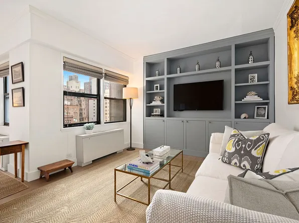 201 E 21st St APT 12M, New York, NY 10010