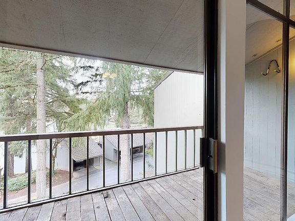 3rd image of 13838 NE 60th St APT 164