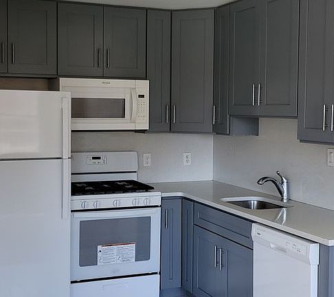 5th image of 717 Sanford St Floor 2