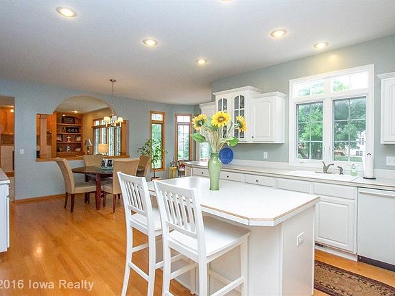 5th image of 9808 Biscayne Dr