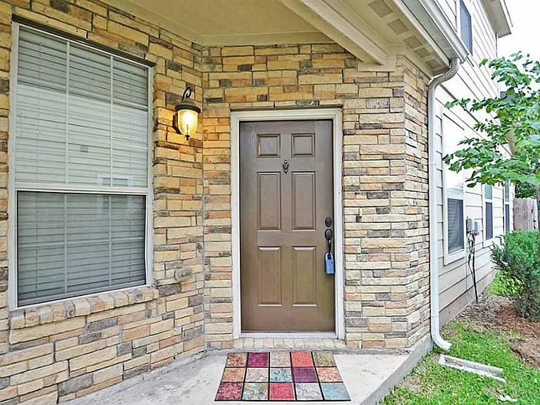 12225 Medina Lake Dr — Photo 3