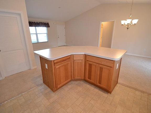 4th image of 446 Medford Pl