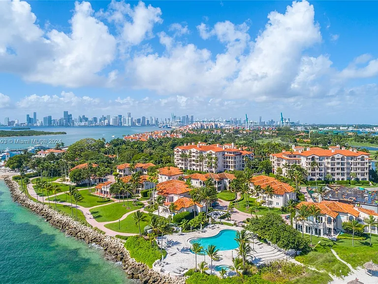 15713 Fisher Island Dr #15713 — Photo 36