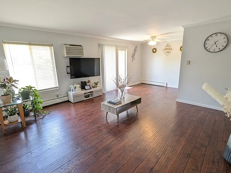 461 N Jonathan Dr #101 — Photo 1