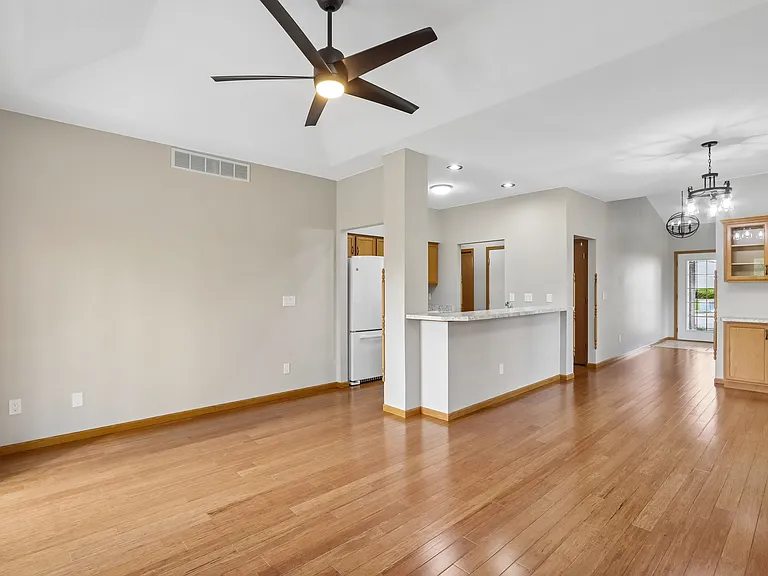 1551 Ranier Dr — Photo 29