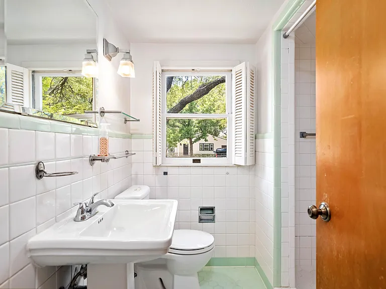 705 Eventide Dr — Photo 15