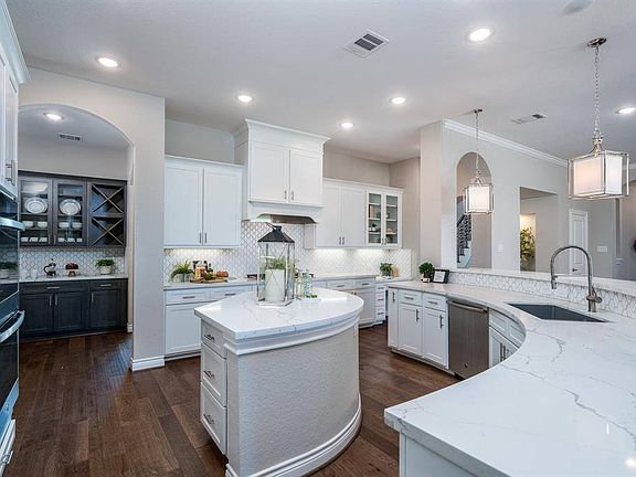 5th image of 205 Reata Creek Dr