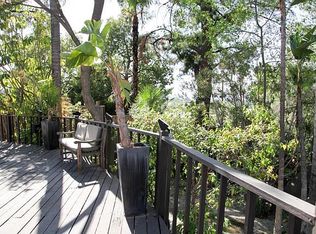 5385 Tendilla Ave, Woodland Hills, CA 91364