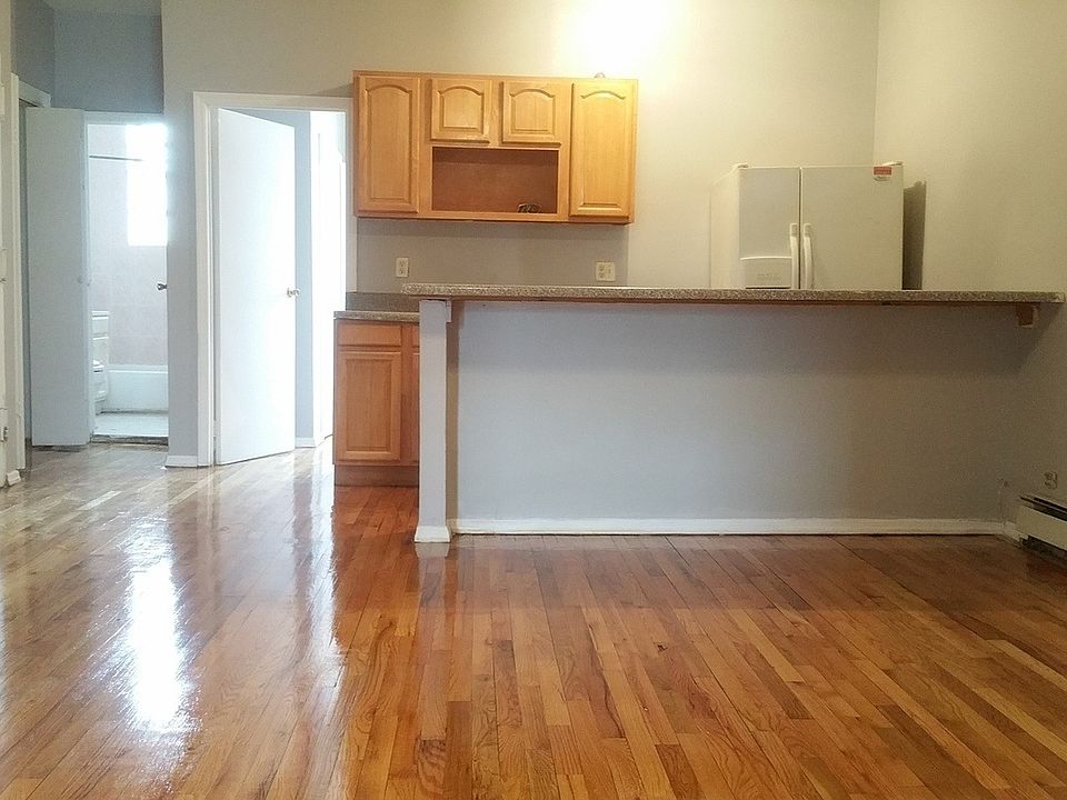 1st image of 5 Herkimer Pl