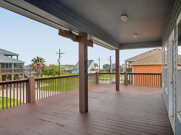 5th image of 871 Surfview