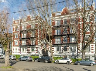 1811 NW Couch St APT 410, Portland, OR 97209