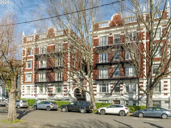 1811 NW Couch St APT 410, Portland, OR 97209