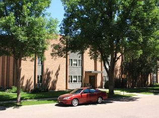 100 W 17th St APT 6, Sioux Falls, SD 57104