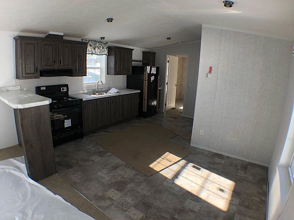 3rd image of 219 Joseph St