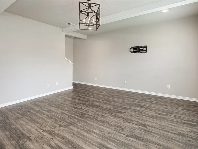 3433 Summerway Dr — Photo 6