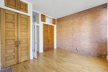 Rented by R New York