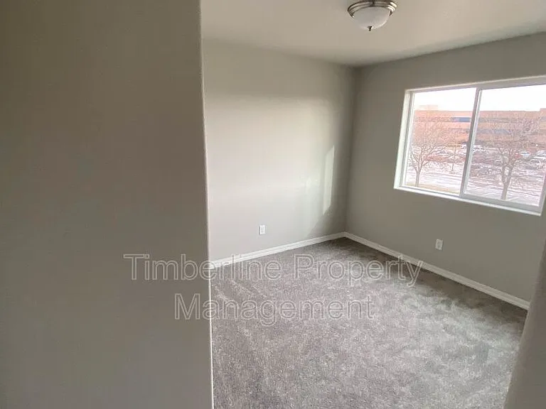 889 Grissom Dr — Photo 19
