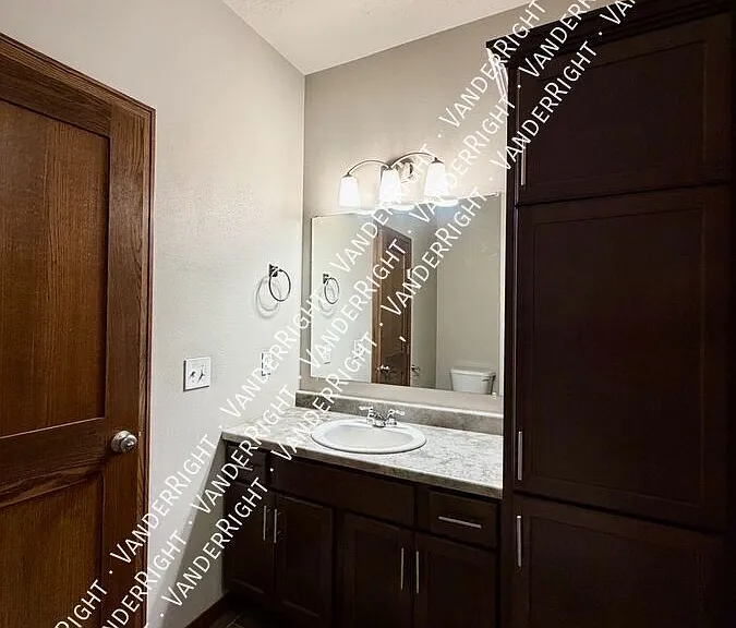 509 W Laquinta St — Photo 18