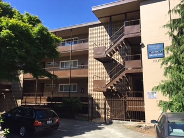 Raphael Court Apartments, 221 13th Ave E APT 104, Seattle, WA 98102