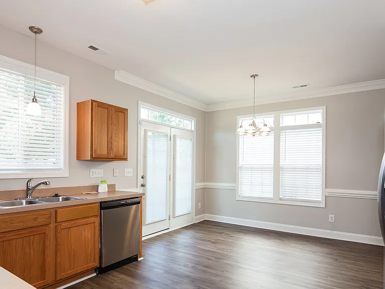 11239 Heritage Green Dr — Photo 8