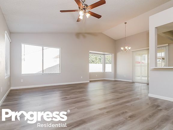 4th image of 8872 W Greenbrian Dr