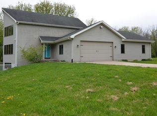 4805 Schneider Dr, Oregon, WI 53575