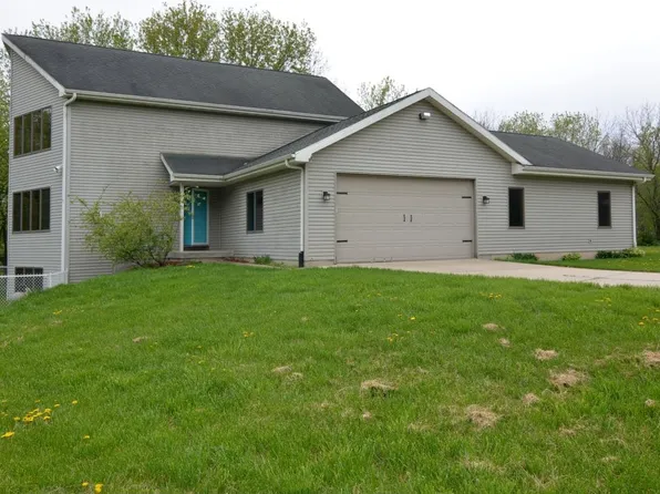 4805 Schneider Dr, Oregon, WI 53575
