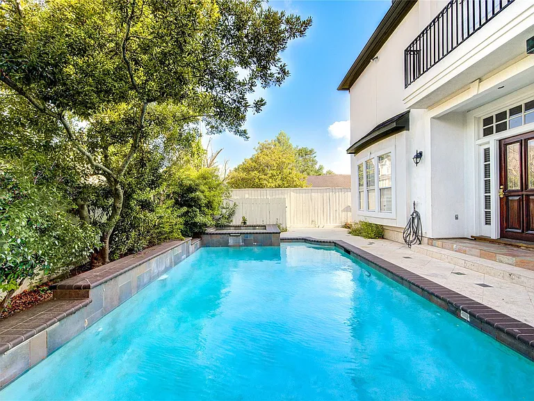 2124 Nantucket Dr #A — Photo 2